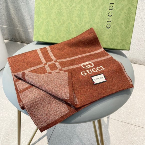 Gucci Scarf, Hot Sale - Picture 2 of 8